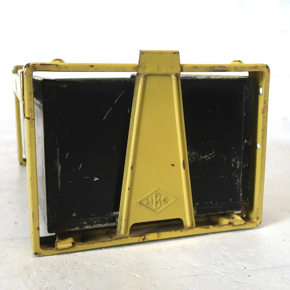 Bathey ビンテージ メタルキャビネット