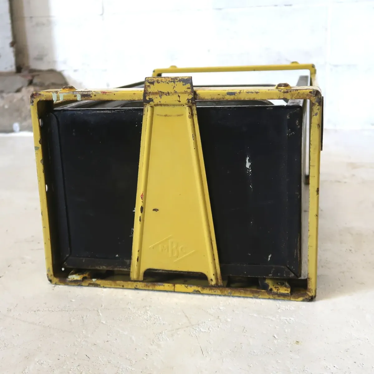 Bathey ビンテージ メタルキャビネット