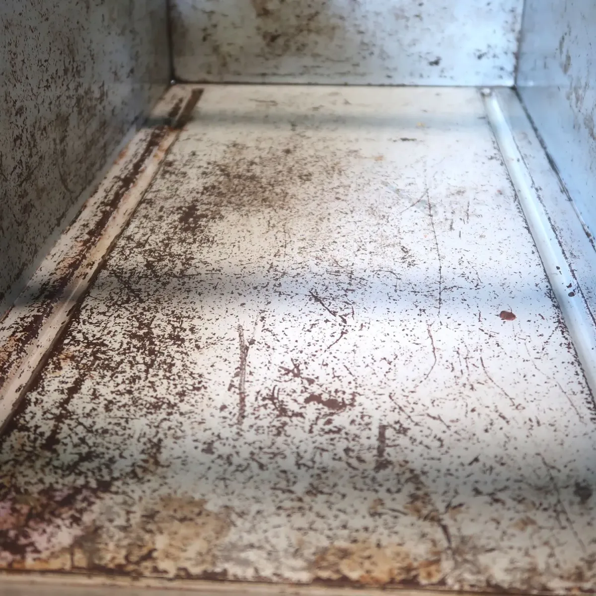 Bathey ビンテージ メタルキャビネット