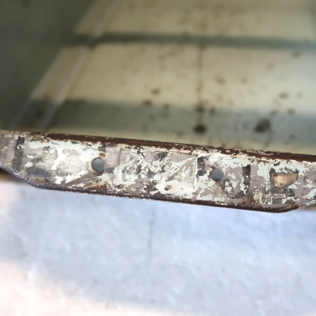 Bathey ビンテージ メタルキャビネット