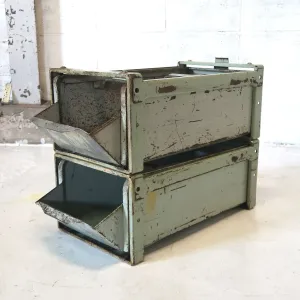 Bathey ビンテージ メタルキャビネット