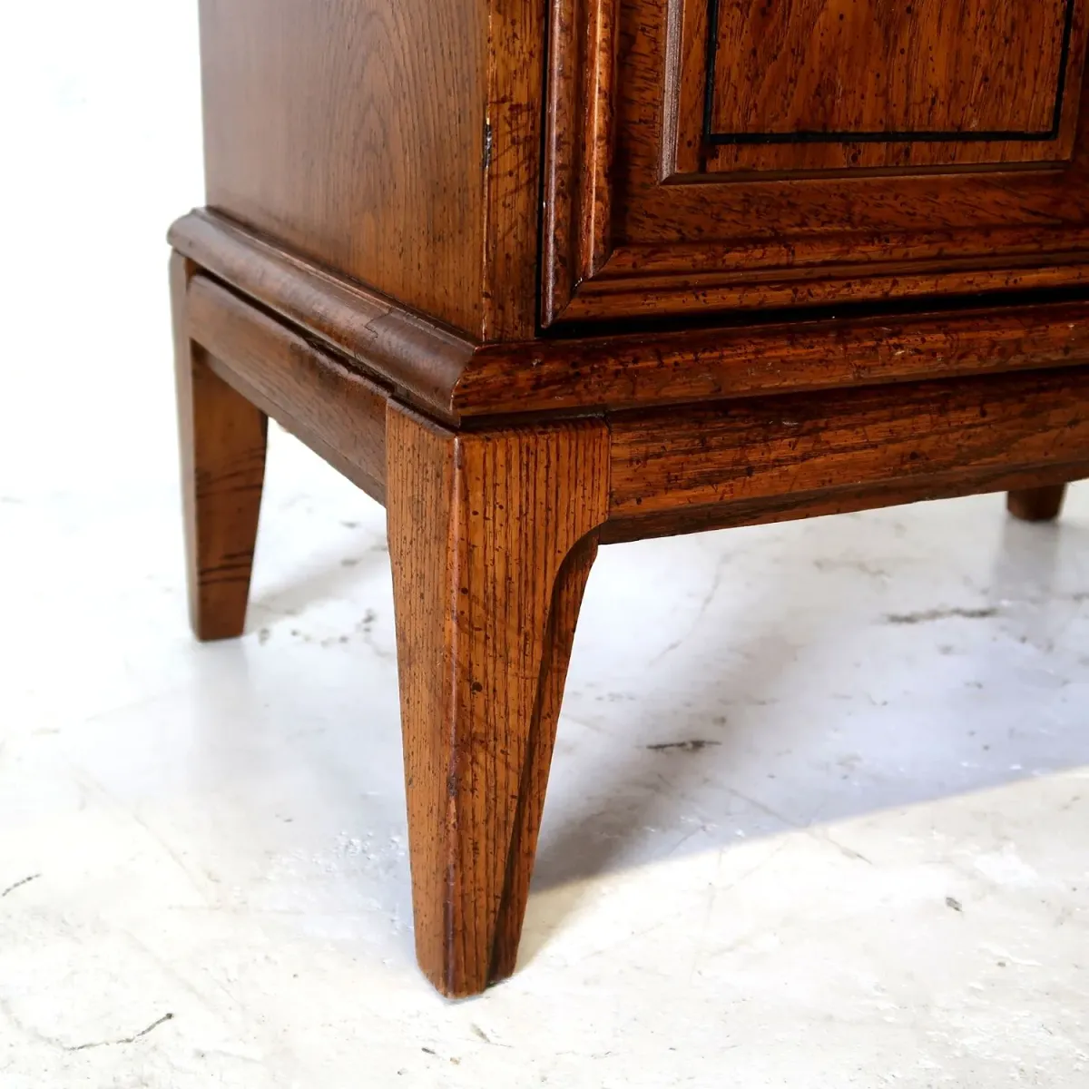 Dixie Furniture ビンテージ ウッドキャビネット