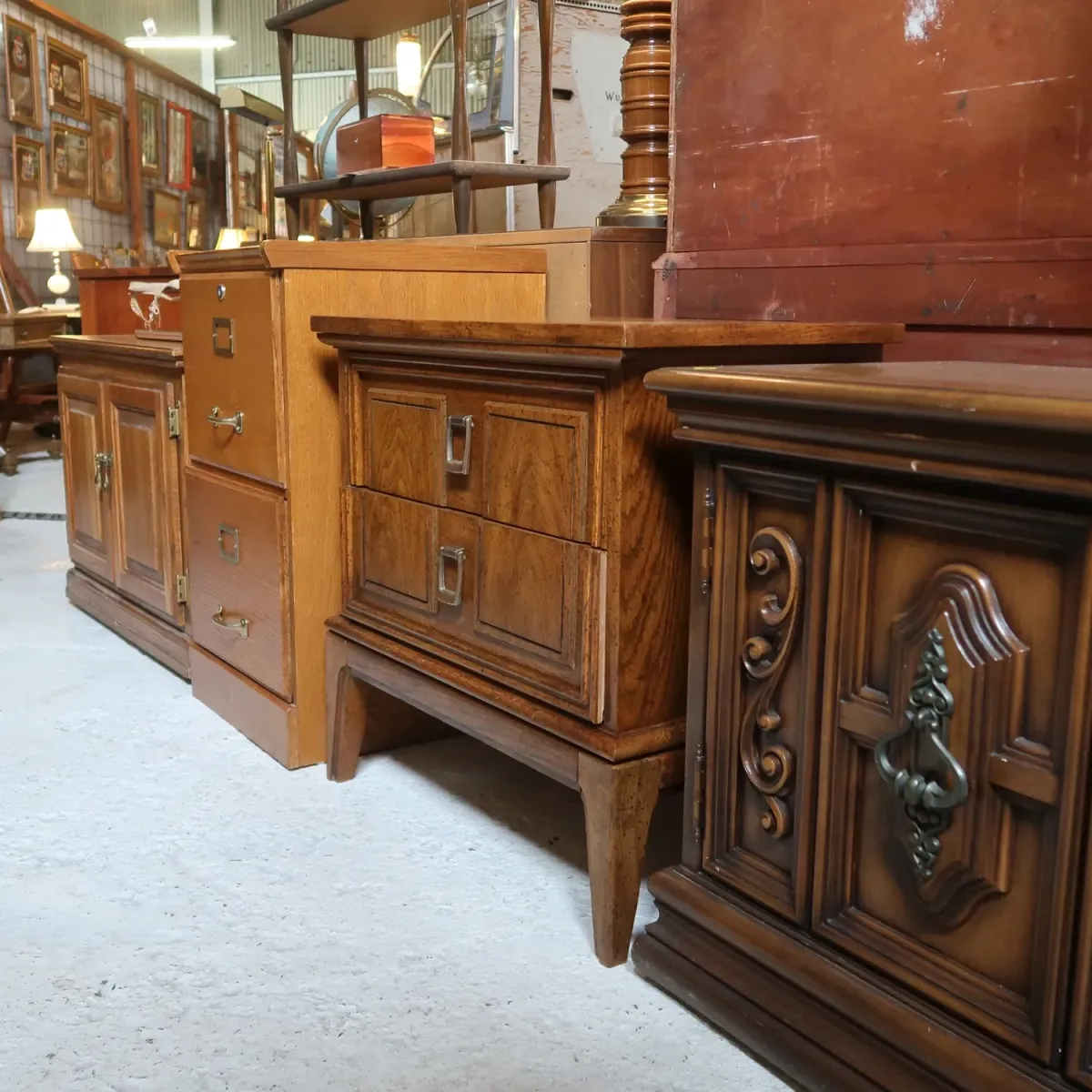 Dixie Furniture ビンテージ ウッドキャビネット