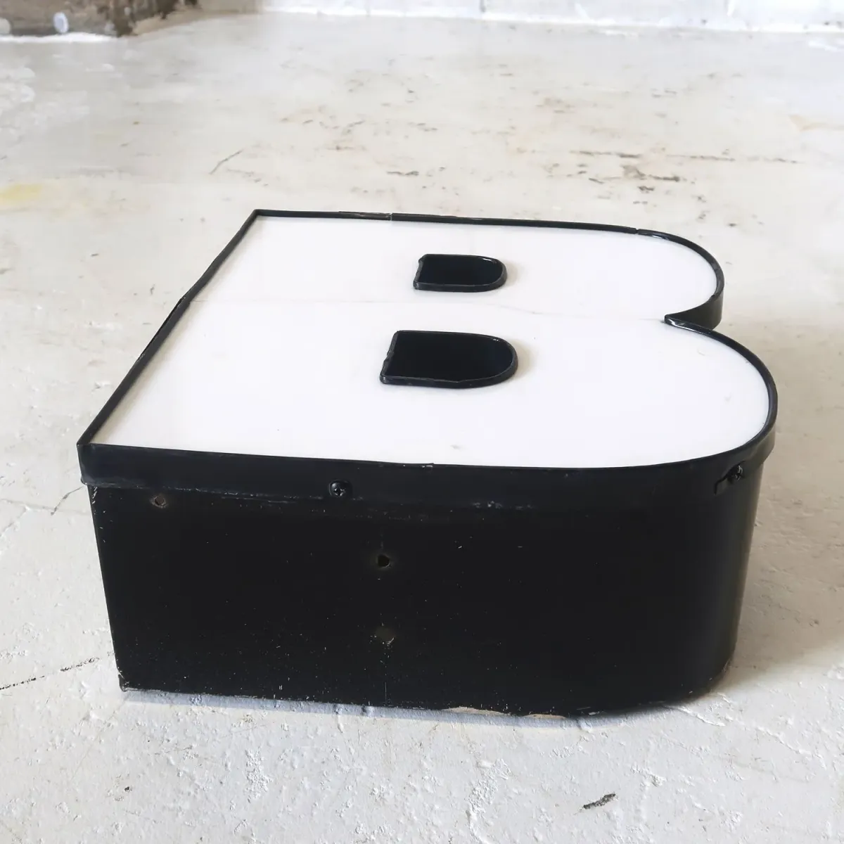 ビンテージ レターサイン B