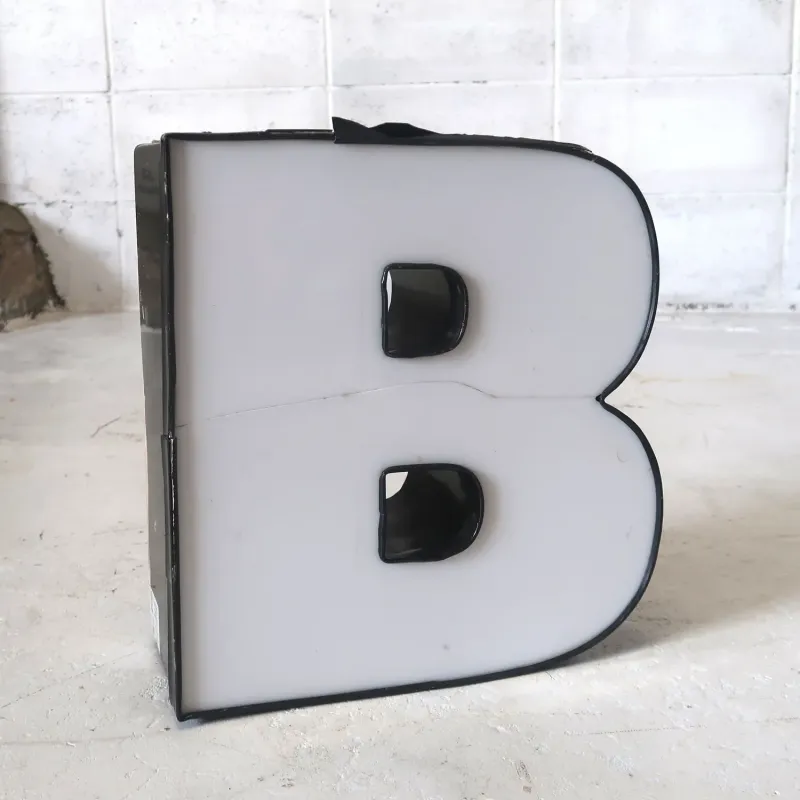 ビンテージ レターサイン B