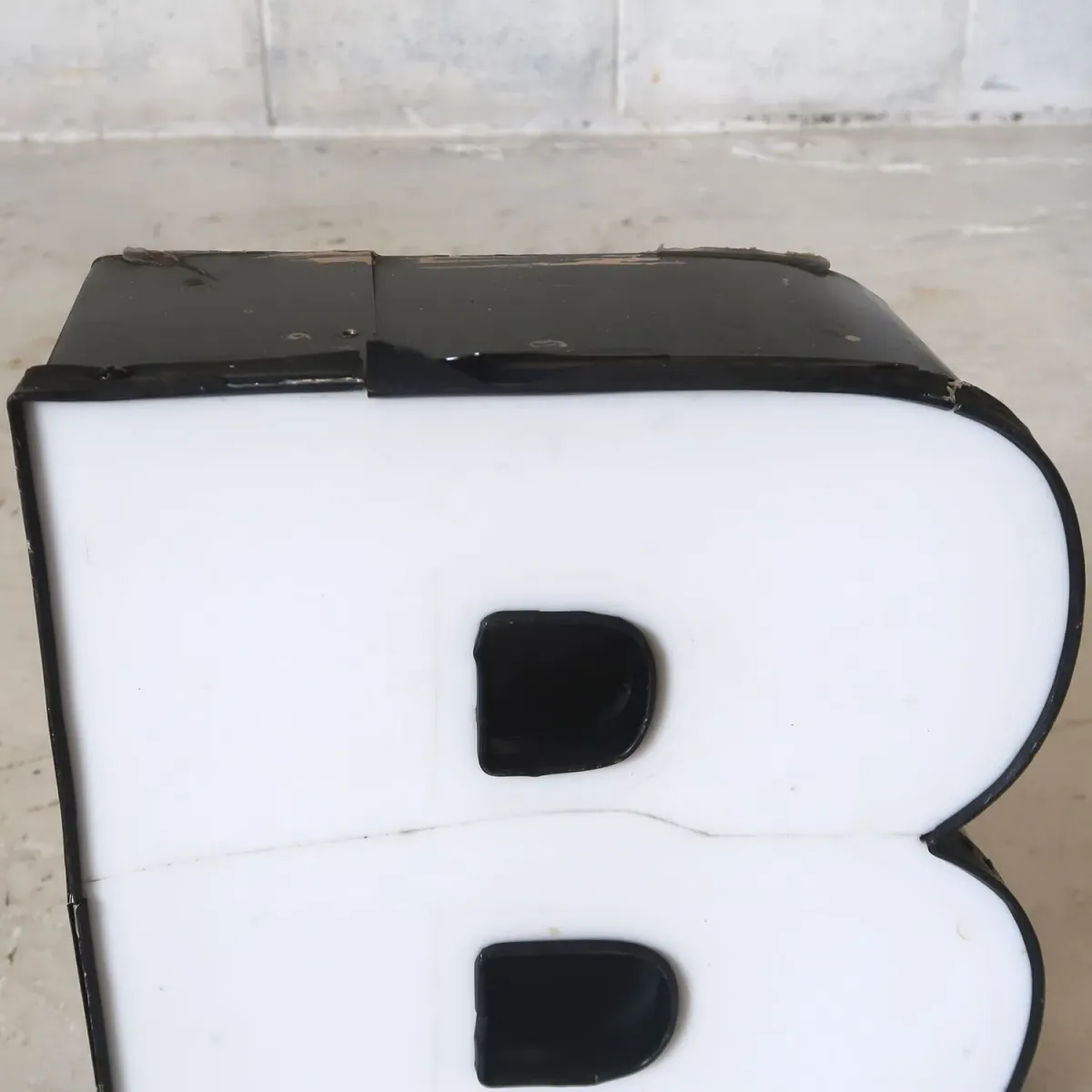 ビンテージ レターサイン B