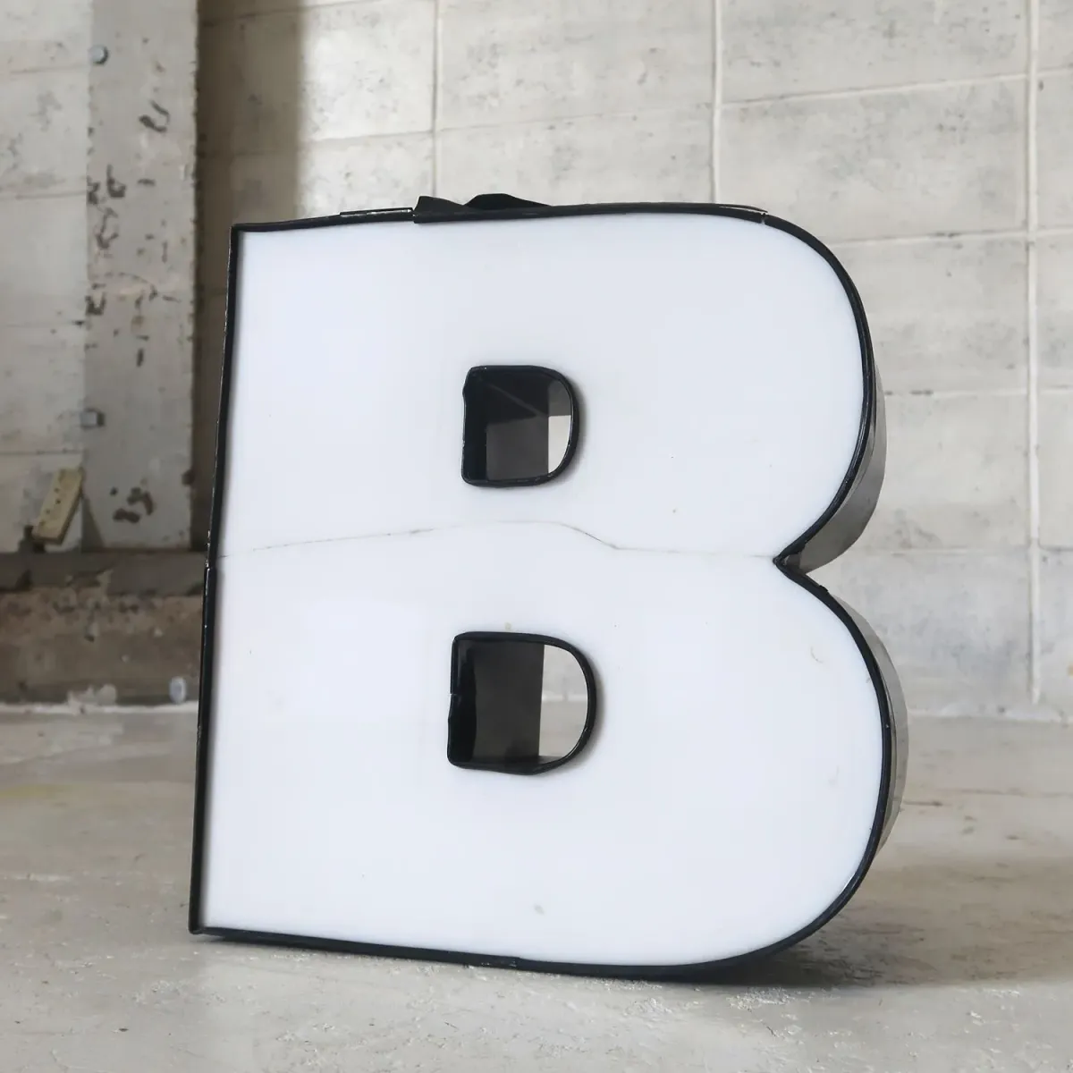 ビンテージ レターサイン B