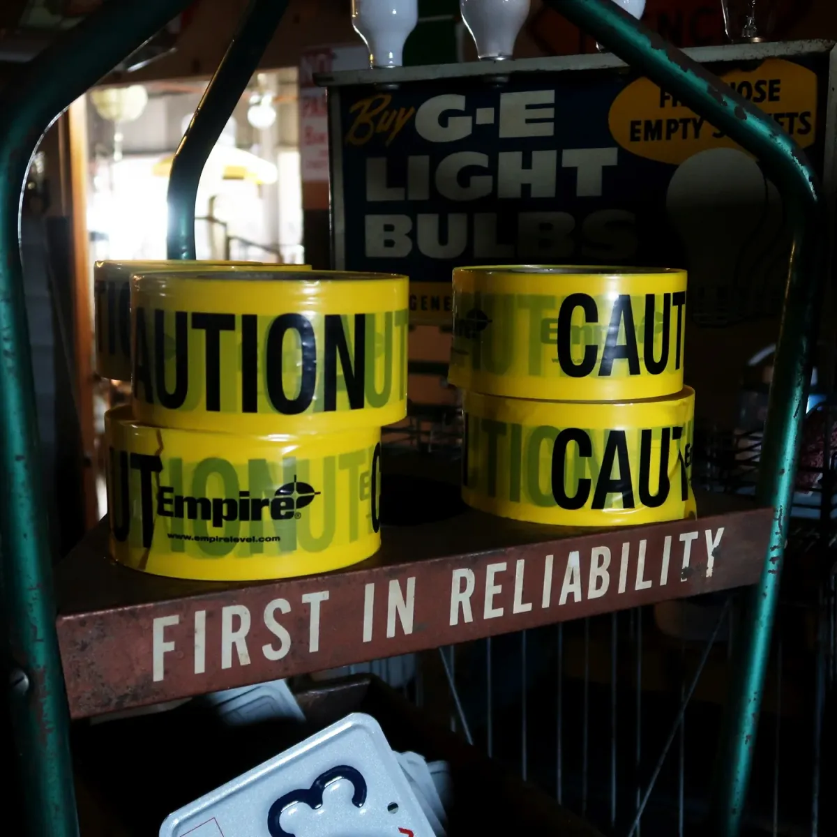 CAUTION バリケードテープ