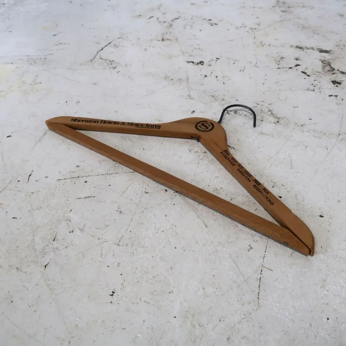 Sheraton Hotels ビンテージ ウッドハンガー