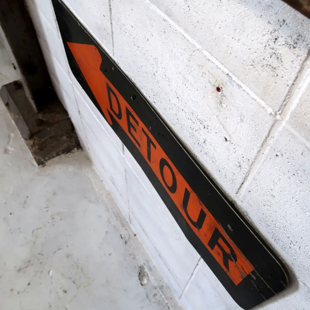 DETOUR ビンテージ ロードサイン