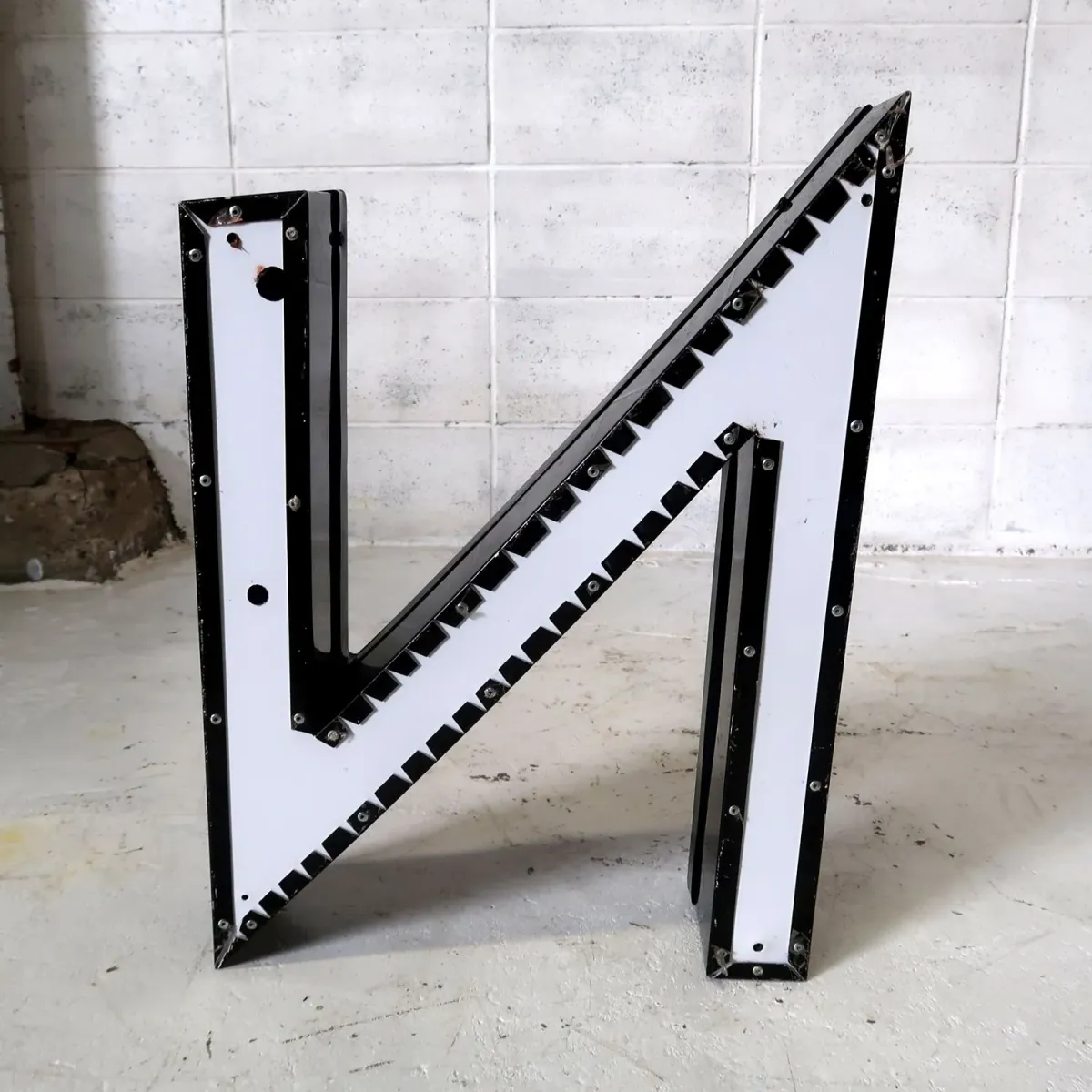 ビンテージ レターサイン N