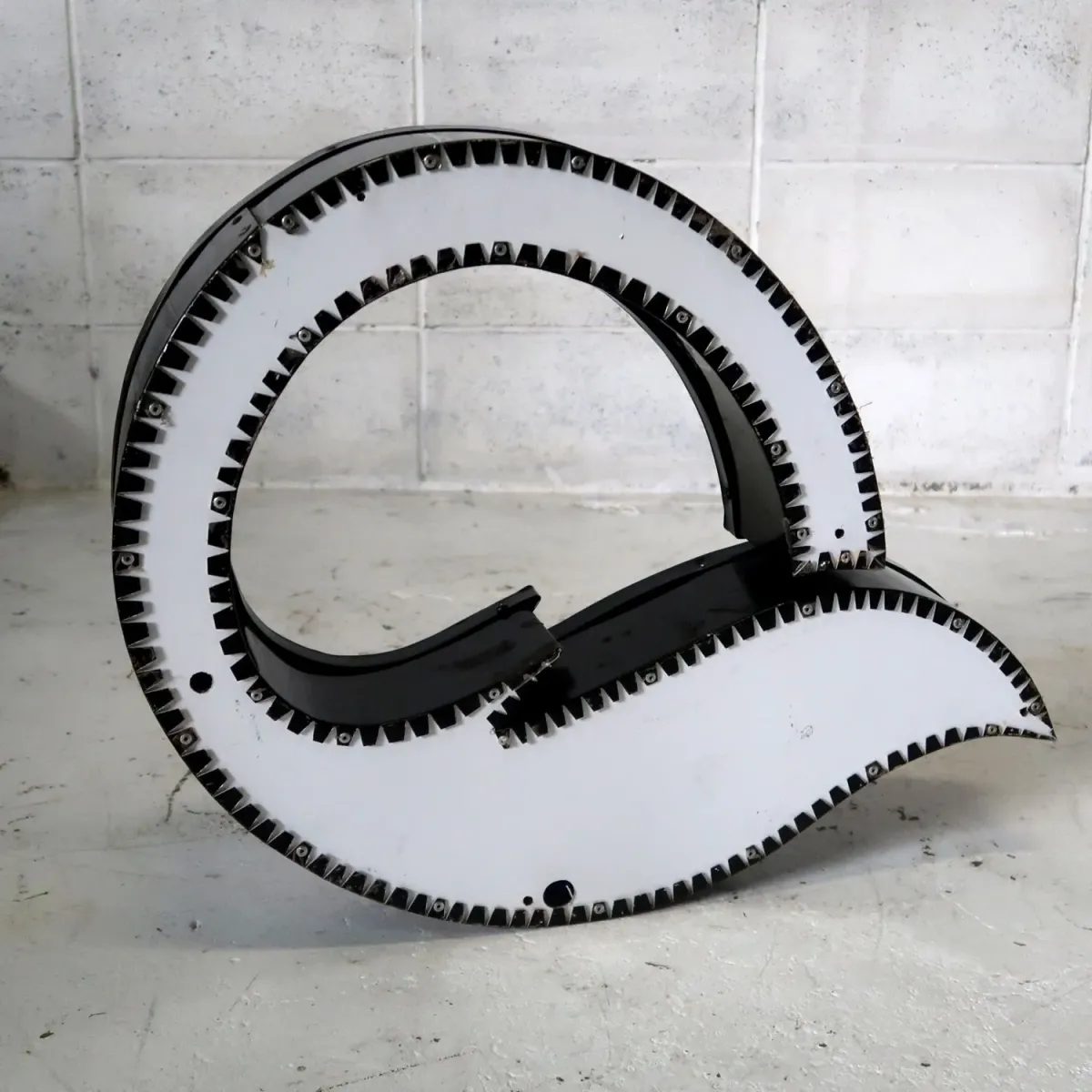 ビンテージ レターサイン O