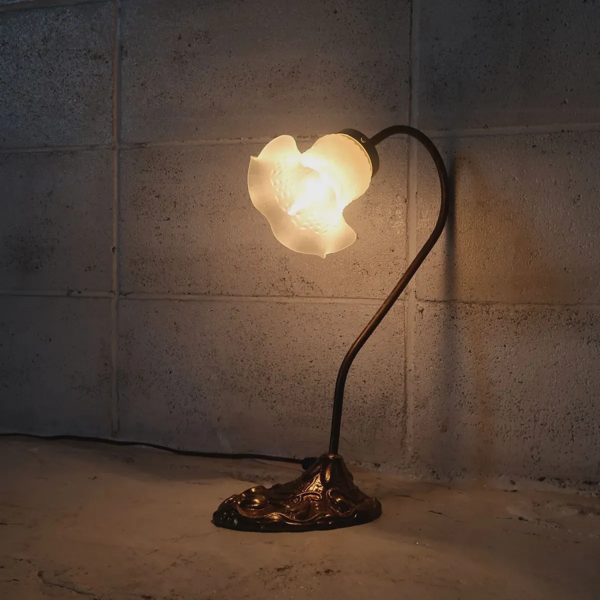 フラワーガラス テーブルランプ