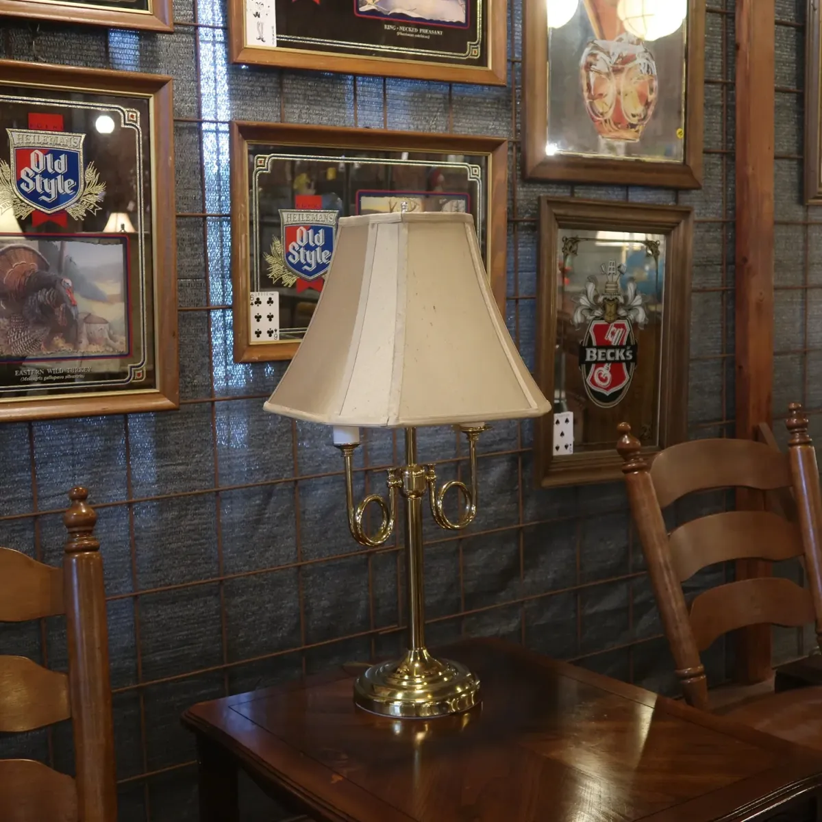 アンティーク ゴールドメタル テーブルランプ