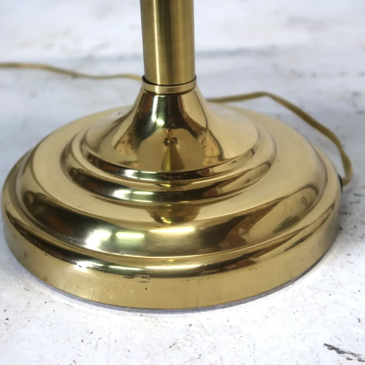 アンティーク ゴールドメタル テーブルランプ