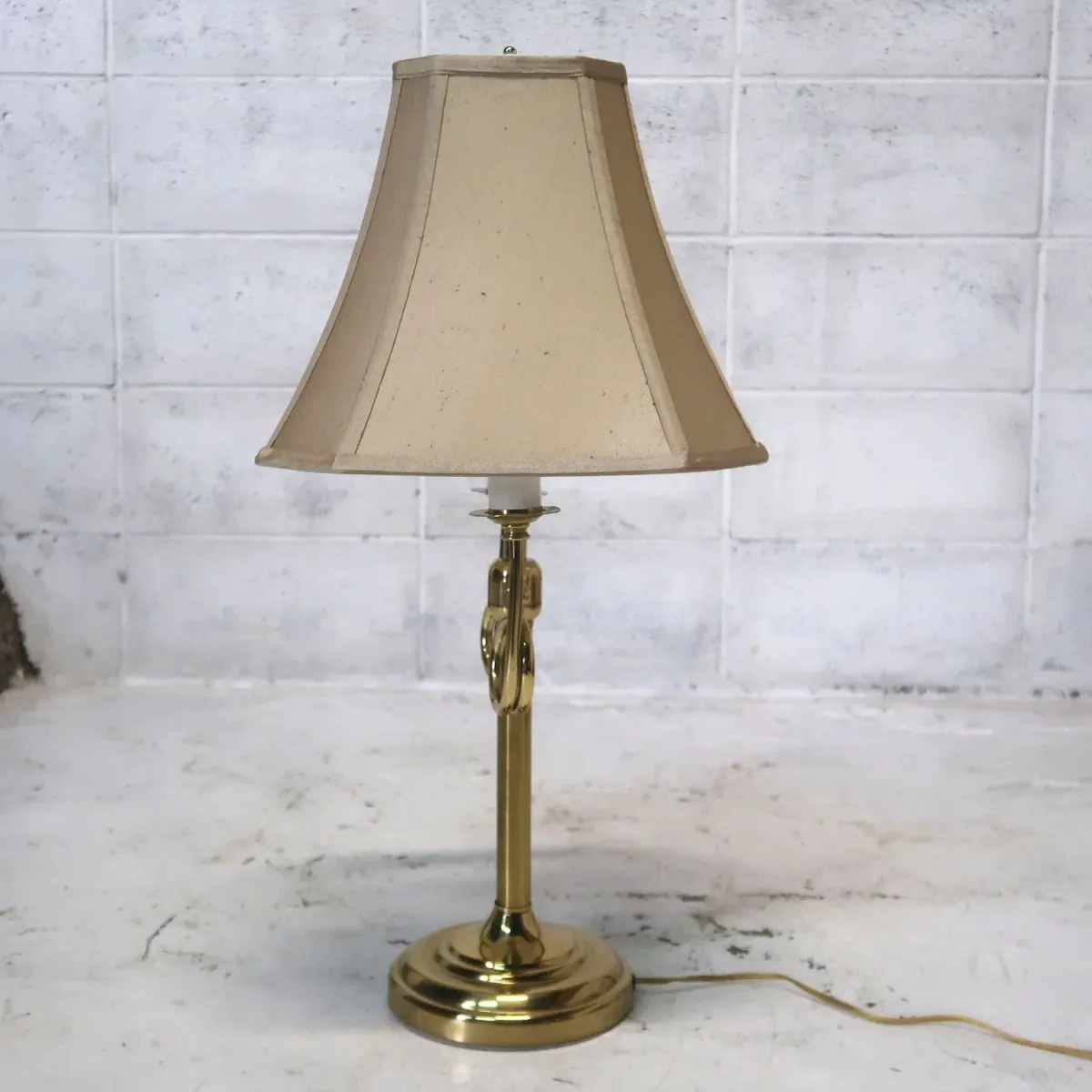 アンティーク ゴールドメタル テーブルランプ