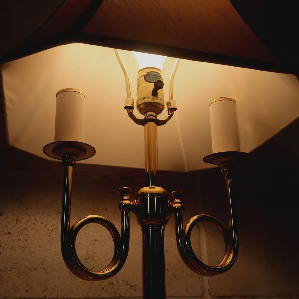 アンティーク ゴールドメタル テーブルランプ