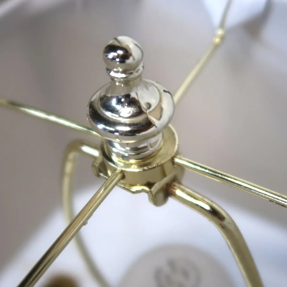 アンティーク ゴールドメタル テーブルランプ