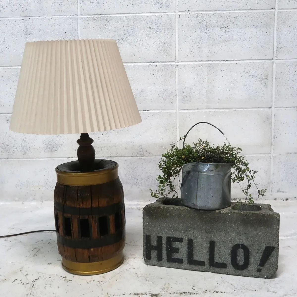 アンティーク ホイールハブ カスタムテーブルランプ