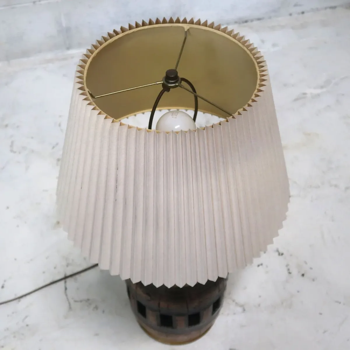 アンティーク ホイールハブ カスタムテーブルランプ