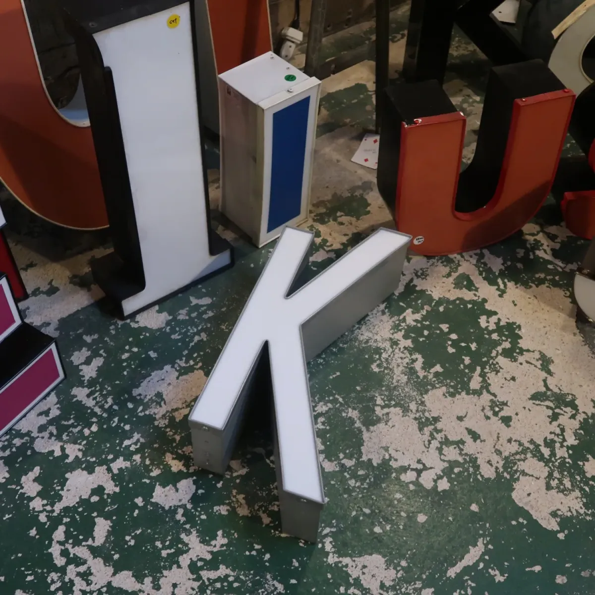 ビンテージ レターサイン K