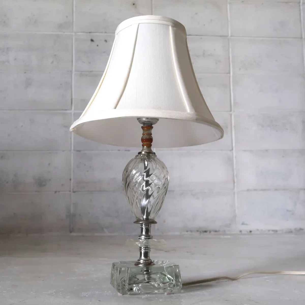 アンティーク ガラスベース テーブルランプ
