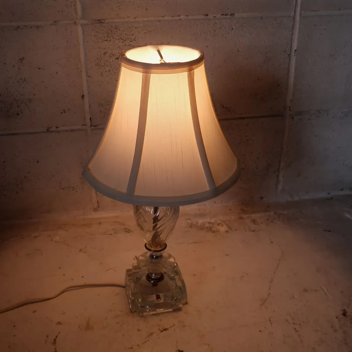 アンティーク ガラスベース テーブルランプ