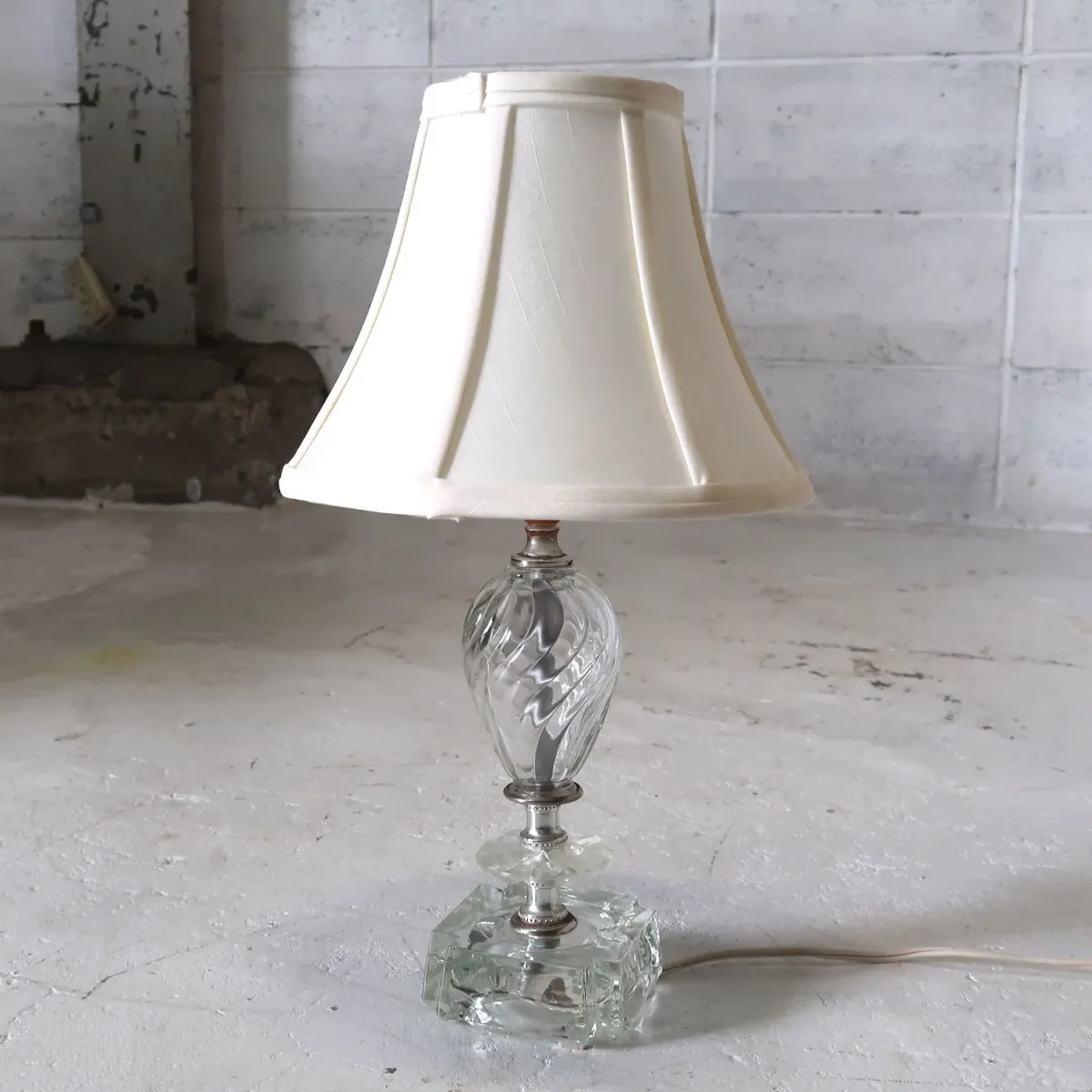 アンティーク ガラスベース テーブルランプ