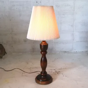 アンティーク モダンデザイン テーブルランプ