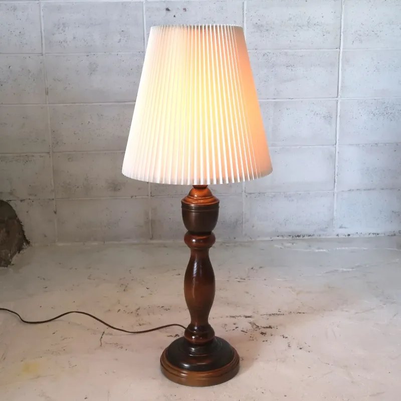 アンティーク モダンデザイン テーブルランプ