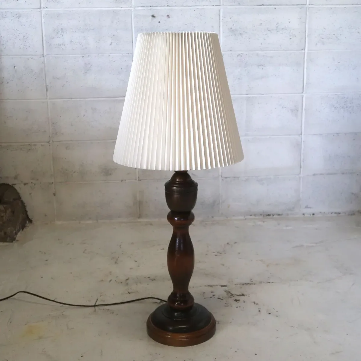 アンティーク モダンデザイン テーブルランプ