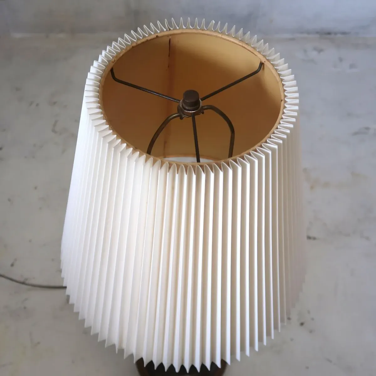 アンティーク モダンデザイン テーブルランプ