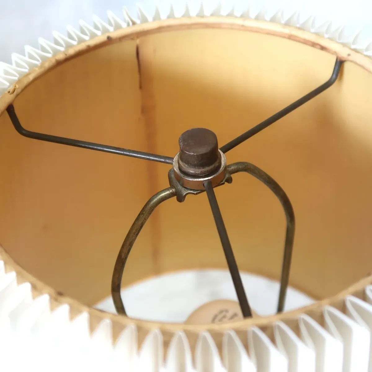 アンティーク モダンデザイン テーブルランプ