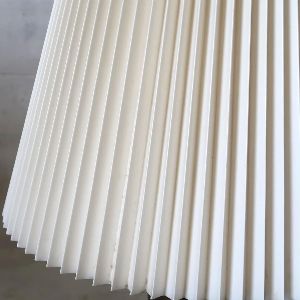 アンティーク モダンデザイン テーブルランプ