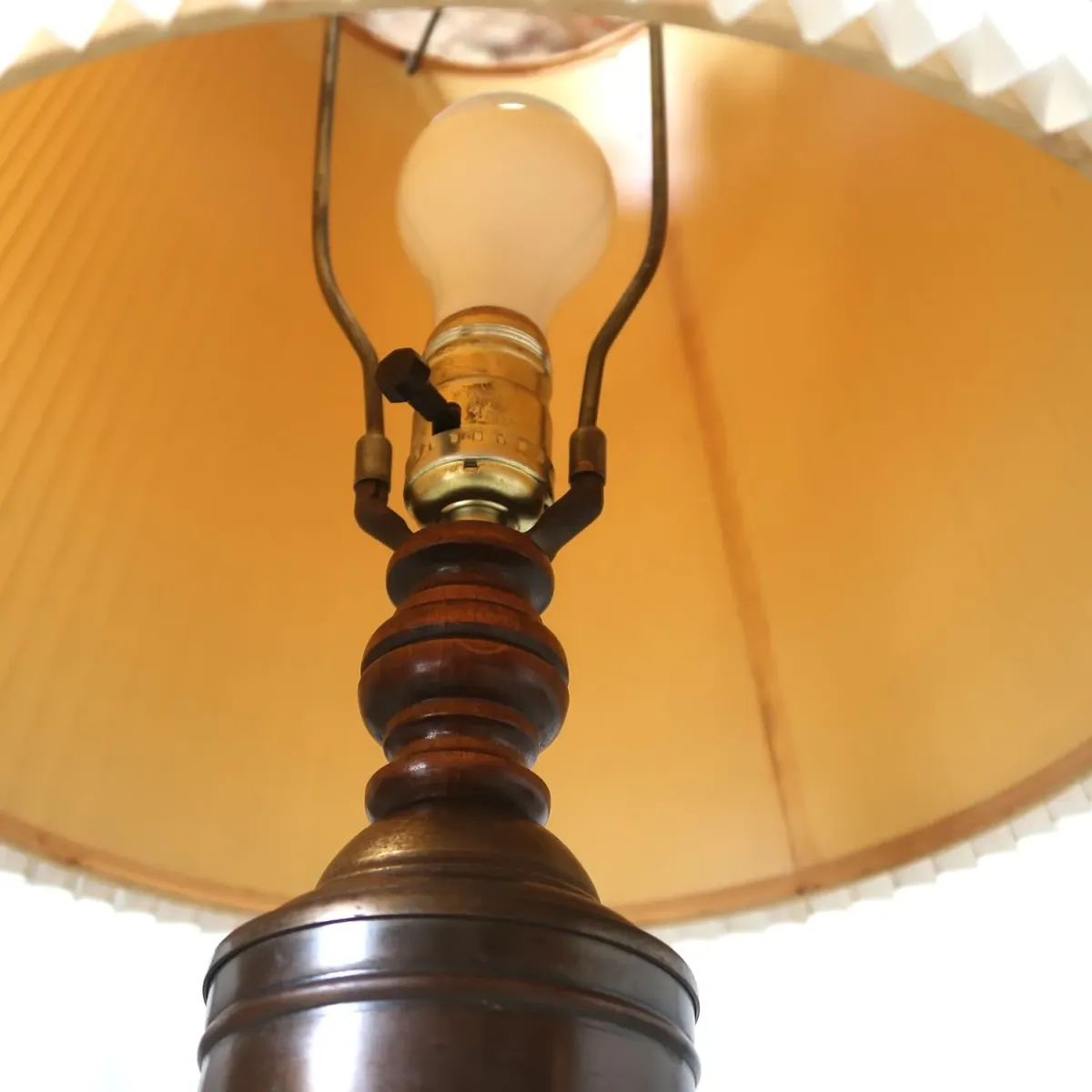 アンティーク モダンデザイン テーブルランプ