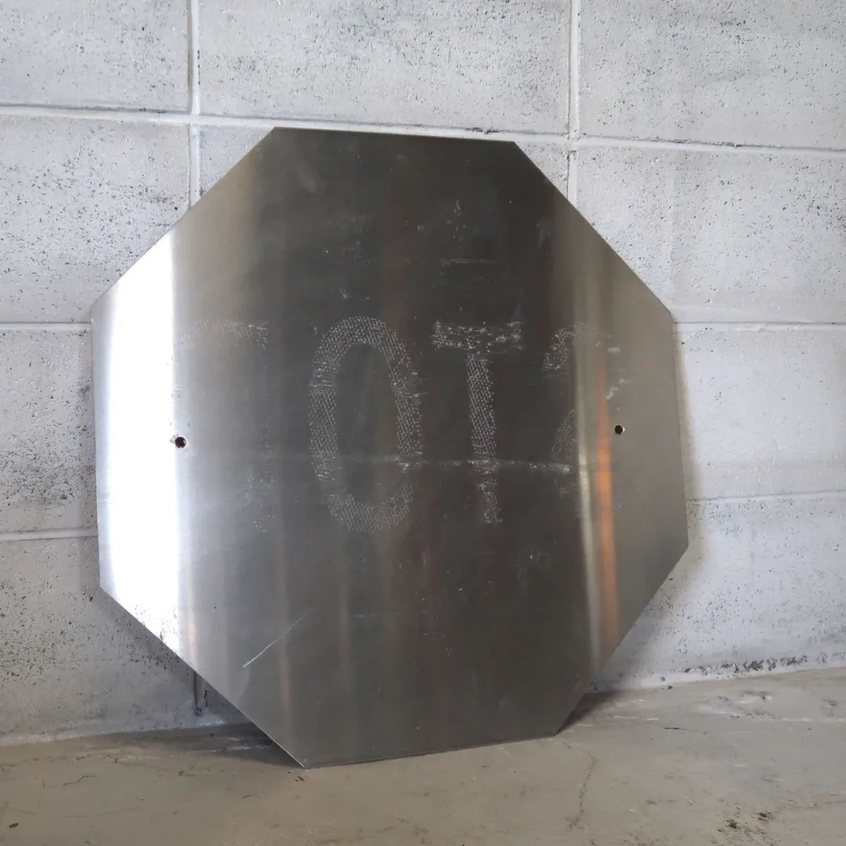 STOP ロードサイン