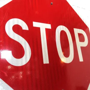 STOP ロードサイン