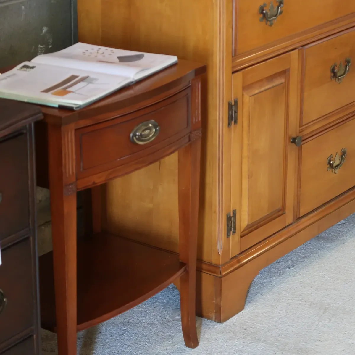 アンティーク ナイトスタンド