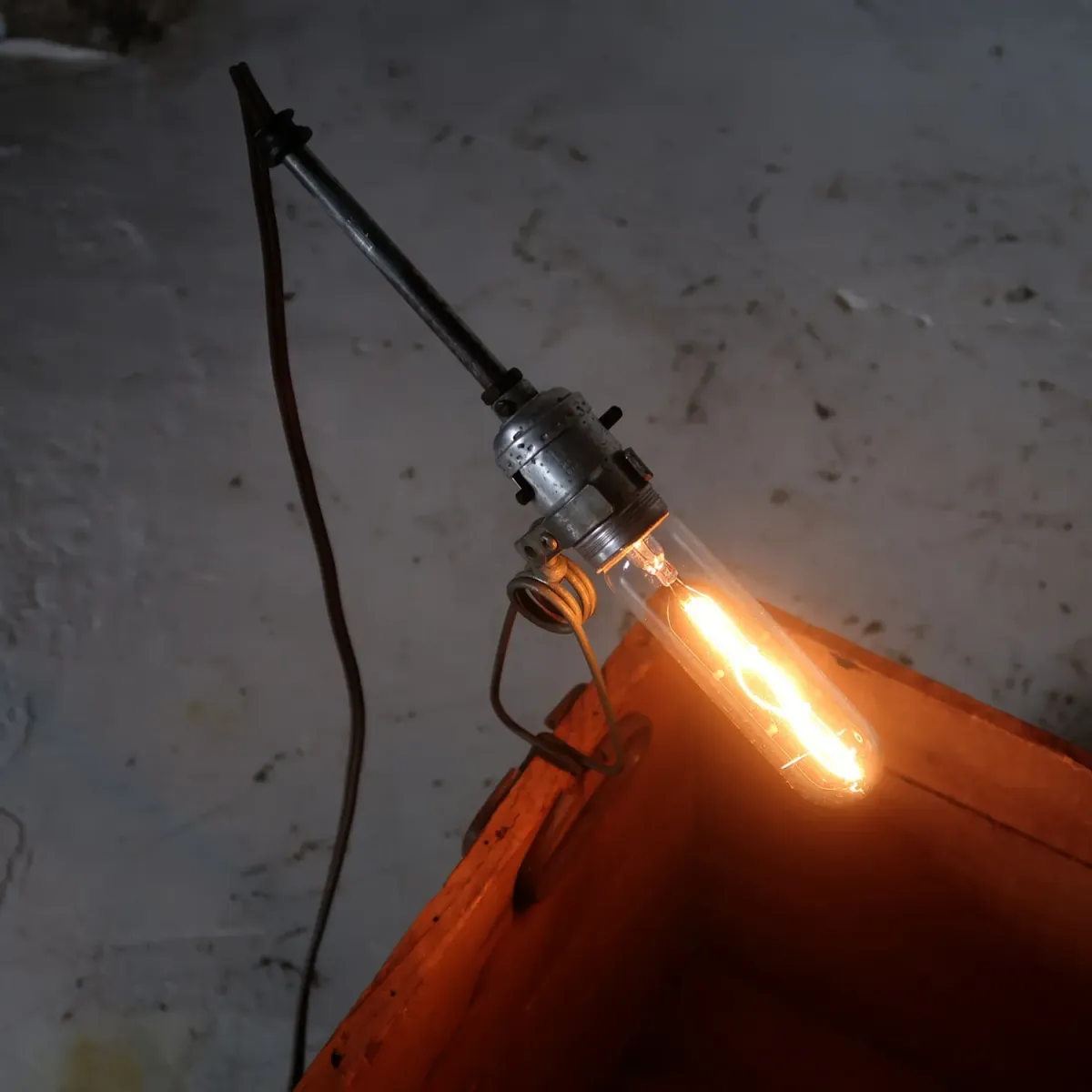 ビンテージ クランプランプ