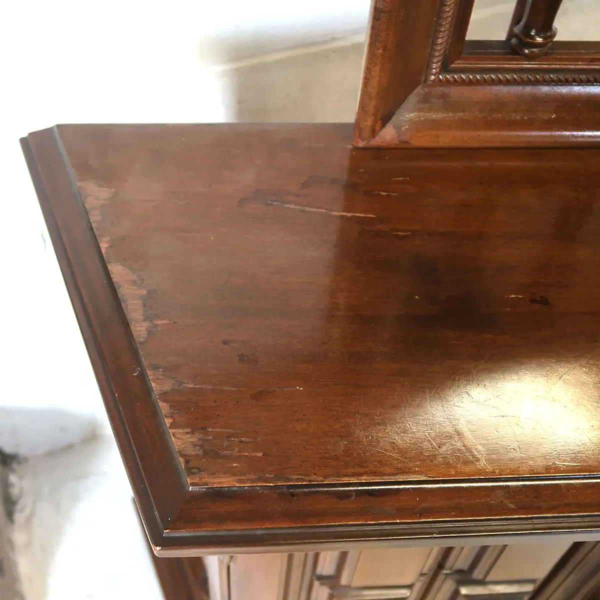 アンティーク ハイバックキャビネット