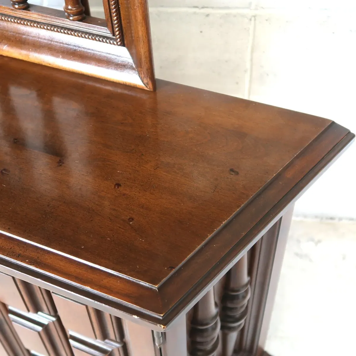 アンティーク ハイバックキャビネット