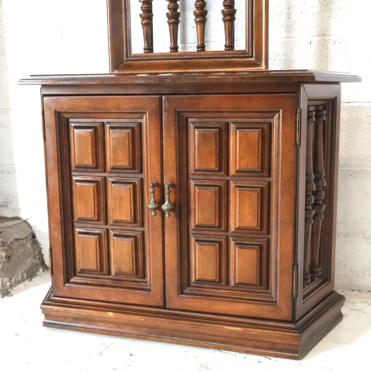 アンティーク ハイバックキャビネット