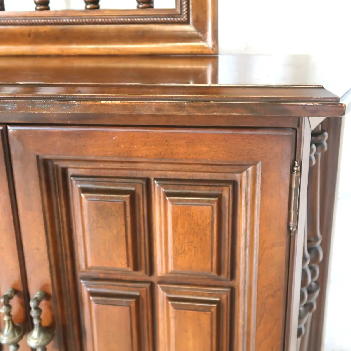 アンティーク ハイバックキャビネット