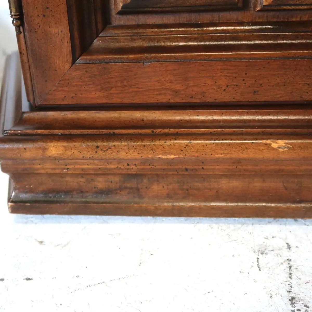 アンティーク ハイバックキャビネット