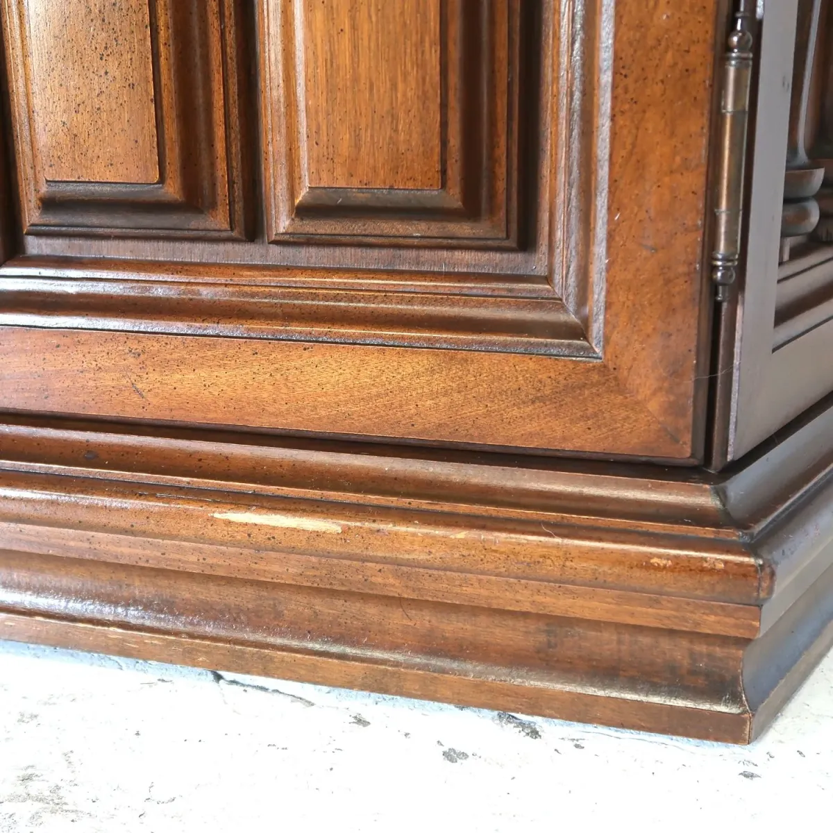 アンティーク ハイバックキャビネット