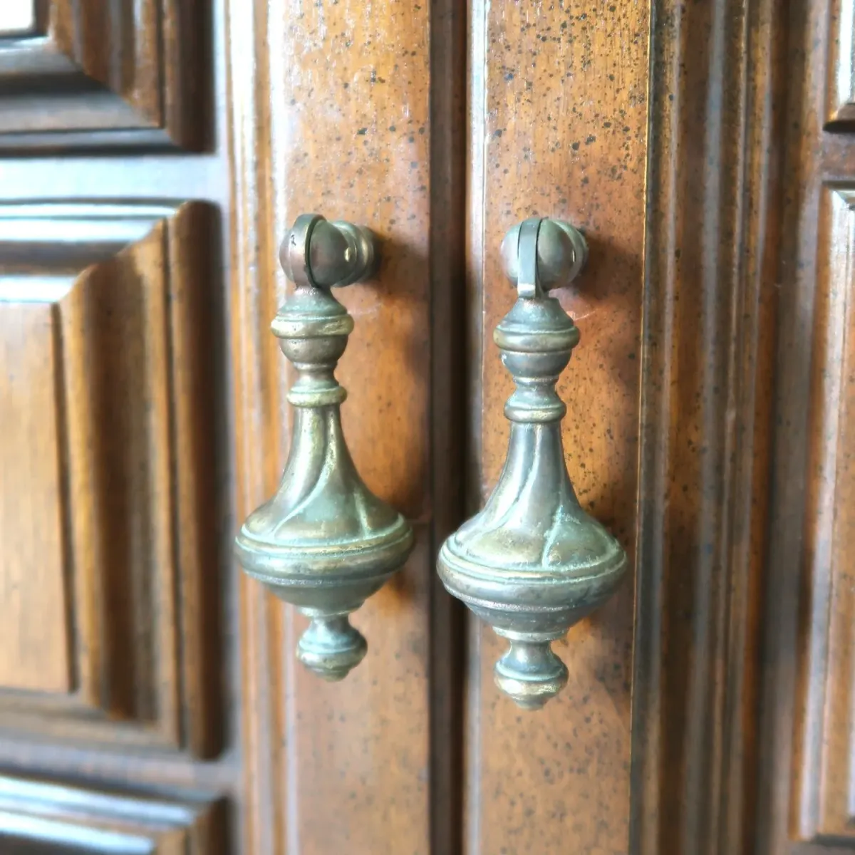 アンティーク ハイバックキャビネット