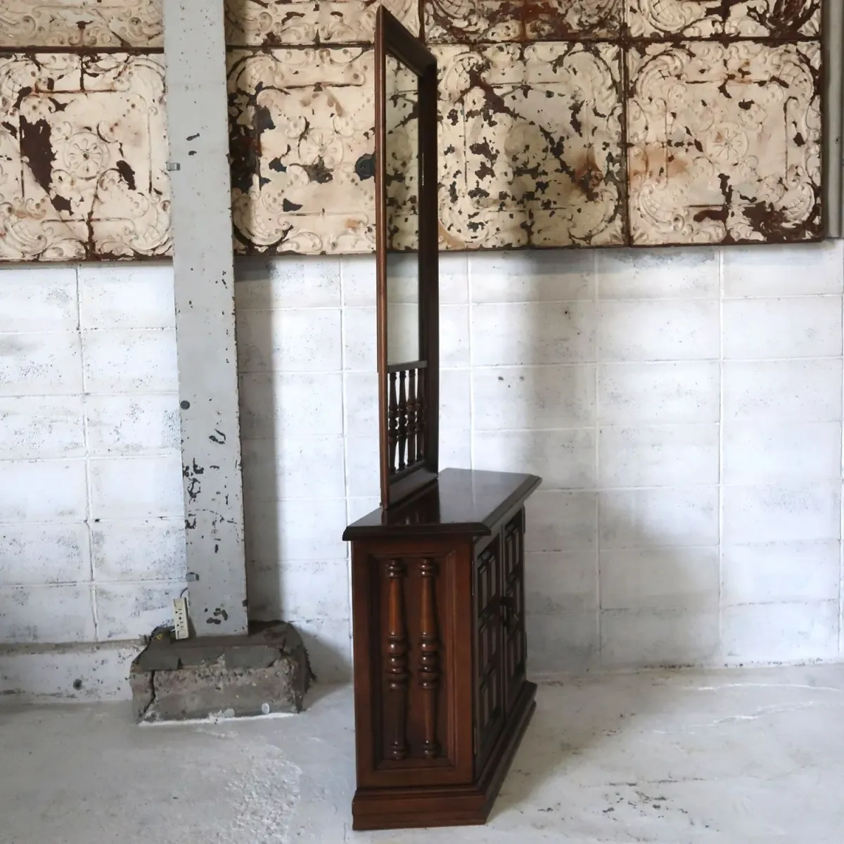 アンティーク ハイバックキャビネット