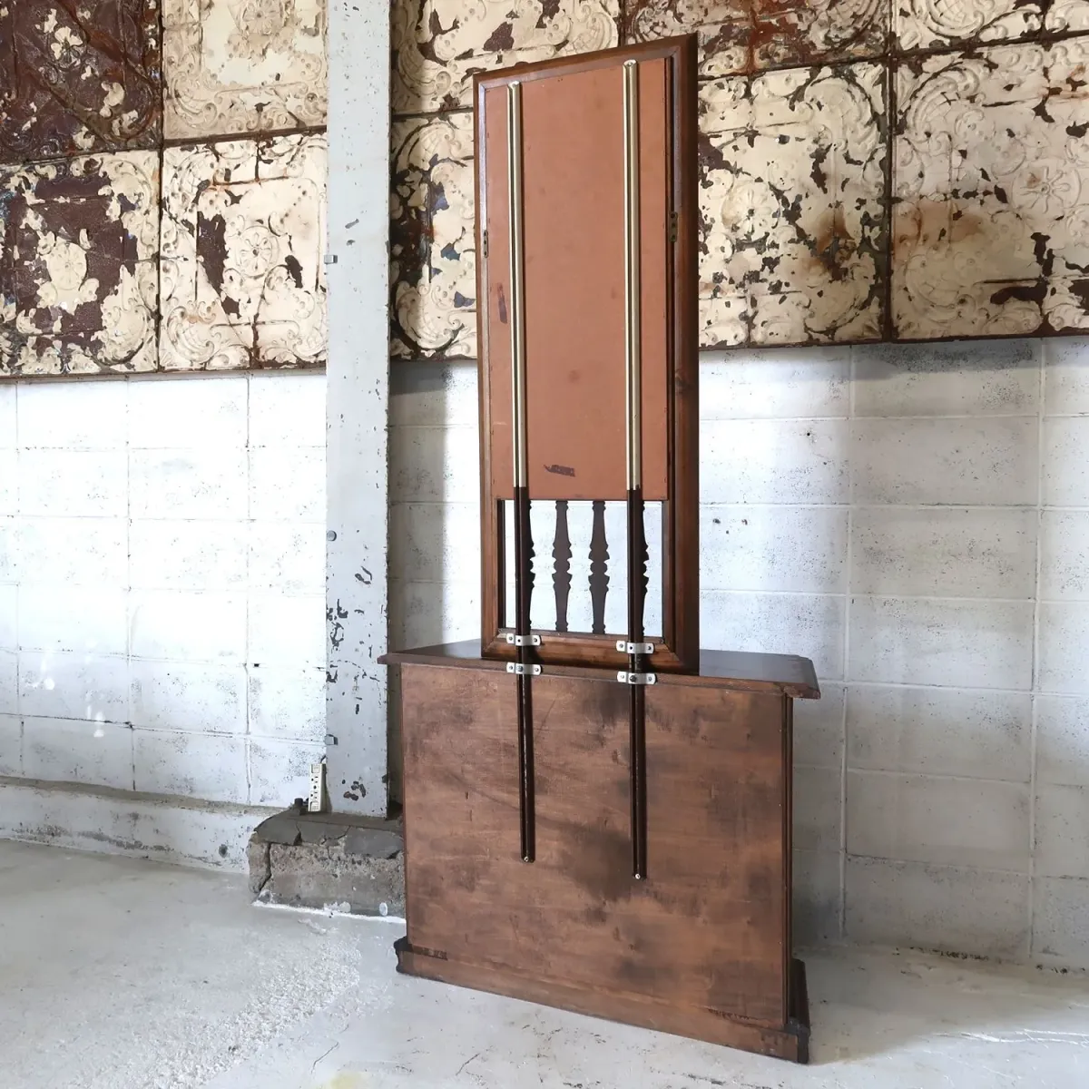 アンティーク ハイバックキャビネット