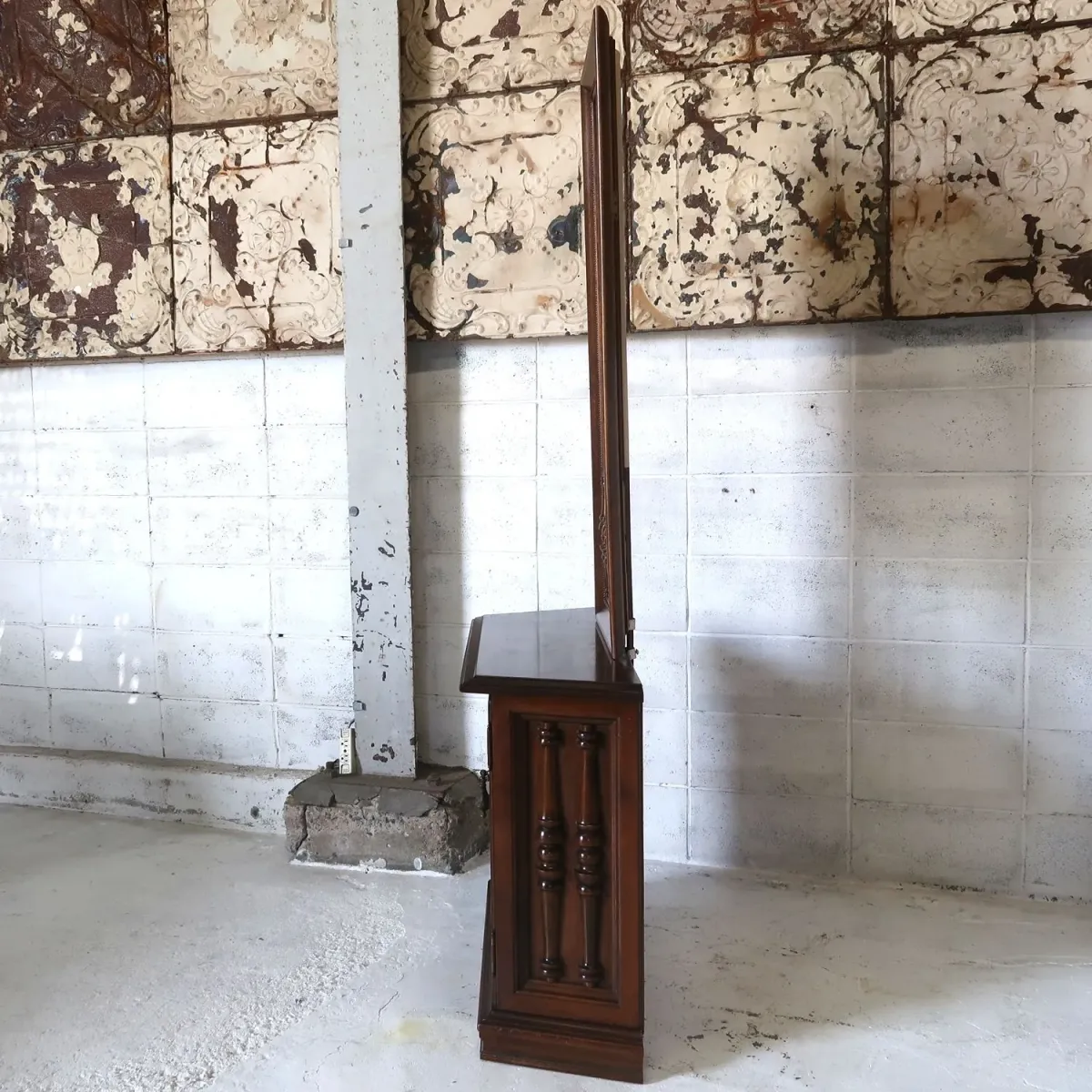 アンティーク ハイバックキャビネット