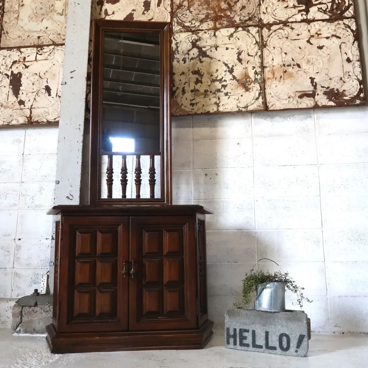 アンティーク ハイバックキャビネット